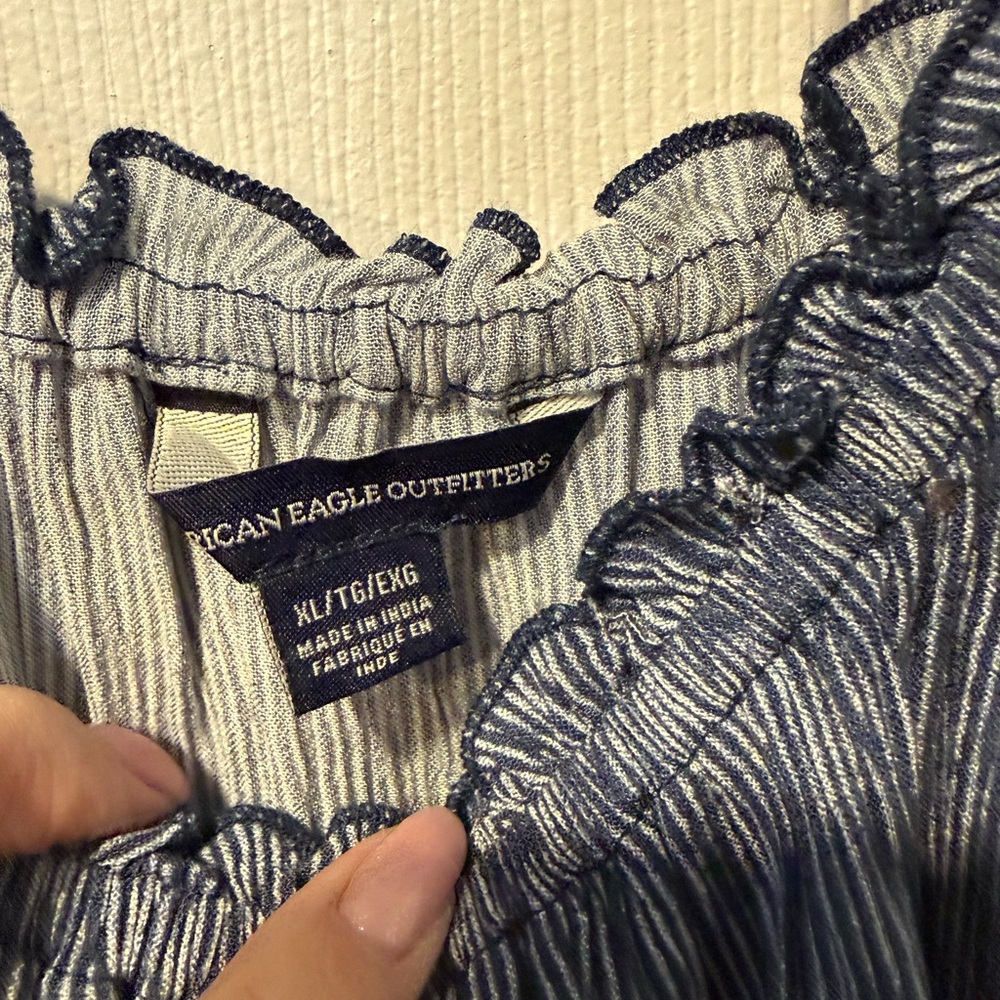 American Eagle Outfitters Off-Shoulder Gray Blouse - Picture 4 of 4